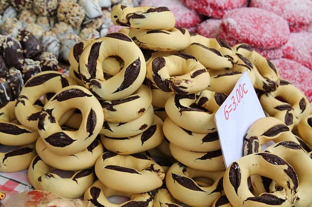 The qagħaq tal-għasel: a holiday treat in Malta